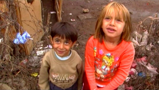 Children in Cesmin Lug - Mitrovica. Photo: Romedia Foundation taken from the Mundi Romani episode: 'Trapped: the forgotten story of the Mitrovica Roma'